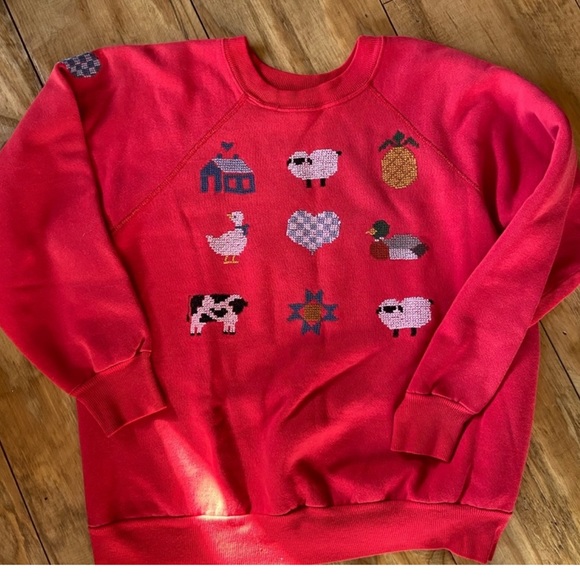Vintage Embroidered Sweatshirt - Picture 6 of 6